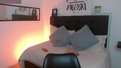 vane online show from 10/10/25, 07:02