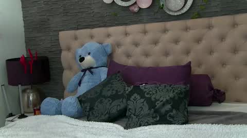 Vanessa online show from 01/18/26, 08:23