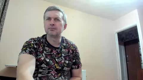 vano_822 online show from 10/31/25, 10:44