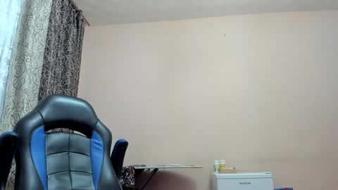 vano_822 online show from 12/14/25, 03:28