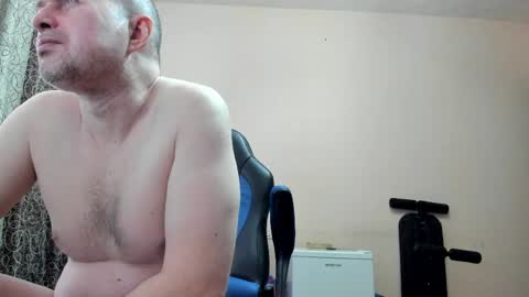 Snapshot of vano_822 chatting on 04/04/26, 05:27 vano_822 online show from 04/04/26, 05:27