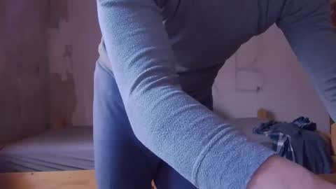 Snapshot of vanya101 chatting on 02/12/25, 12:55 Vanya Gold online show from 02/12/25, 12:55