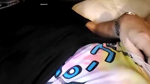 Snapshot of vanyllaice chatting on 12/21/25, 05:14 Vanyllaice online show from 12/21/25, 05:14