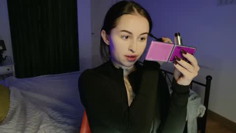 vaolietkat online show from 12/04/25, 07:17