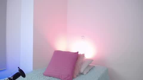 Snapshot of varenka_ivanova22 chatting on 09/27/25, 10:09 varenka_ivanova22 online show from 09/27/25, 10:09