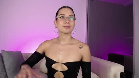 varenka_ivanova22 online show from 05/27/26, 04:53