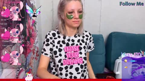 Snapshot of vasya_sylvia chatting on 12/17/24, 07:18 Vasya Sylvia online show from 12/17/24, 07:18