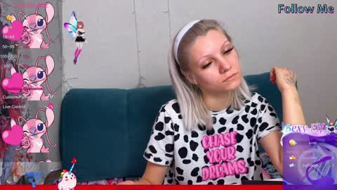 Snapshot of vasya_sylvia chatting on 12/17/24, 10:23 Vasya Sylvia online show from 12/17/24, 10:23