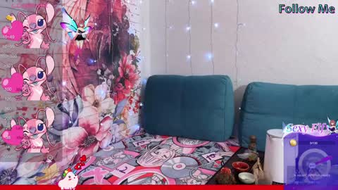 Snapshot of vasya_sylvia chatting on 12/22/24, 01:00 Vasya Sylvia online show from 12/22/24, 01:00