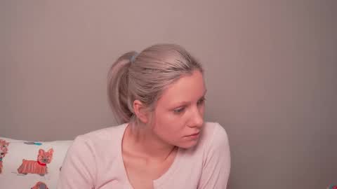 Snapshot of vasya_sylvia chatting on 12/22/25, 09:17 Vasya Sylvia online show from 12/22/25, 09:17