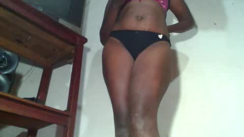 Snapshot of vayanah317 chatting on 09/18/25, 10:45 vayanah317 online show from 09/18/25, 10:45