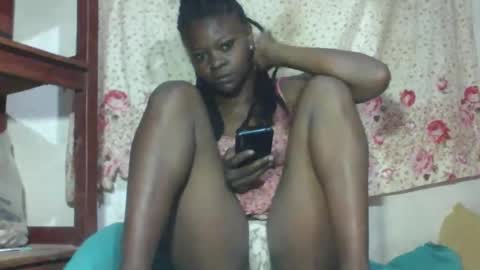 Snapshot of vayanah317 chatting on 09/22/25, 02:13 vayanah317 online show from 09/22/25, 02:13