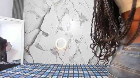 Snapshot of vayolethx chatting on 02/19/26, 12:34 vayolethx online show from 02/19/26, 12:34