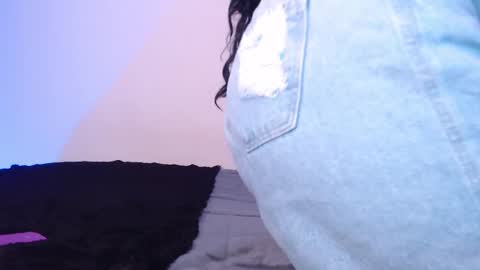 Snapshot of vayolett_bass chatting on 01/31/25, 08:43 Vayolett Bass online show from 01/31/25, 08:43