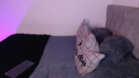 Snapshot of vayolett_bass chatting on 02/13/25, 08:24 Vayolett Bass online show from 02/13/25, 08:24