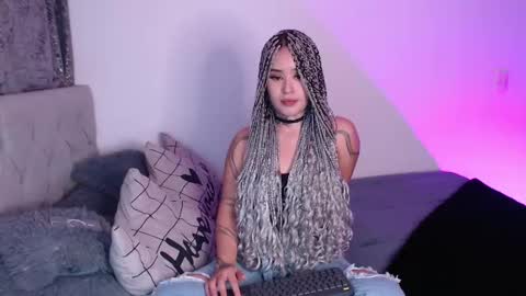 Snapshot of vayolett_bass chatting on 02/24/25, 11:19 Vayolett Bass online show from 02/24/25, 11:19