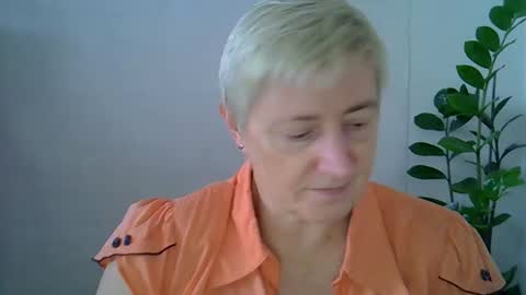 Snapshot of vea_motty chatting on 11/02/25, 12:18 vea_motty online show from 11/02/25, 12:18