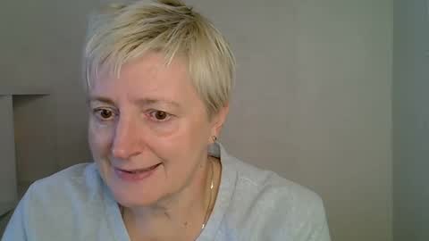 Snapshot of vea_motty chatting on 11/10/25, 08:35 vea_motty online show from 11/10/25, 08:35