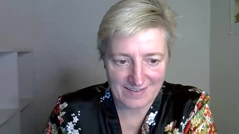 Snapshot of vea_motty chatting on 11/12/25, 02:06 vea_motty online show from 11/12/25, 02:06