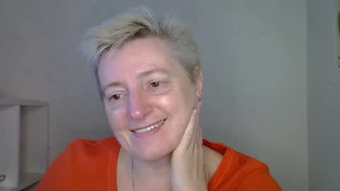 Snapshot of vea_motty chatting on 11/18/25, 09:36 vea_motty online show from 11/18/25, 09:36