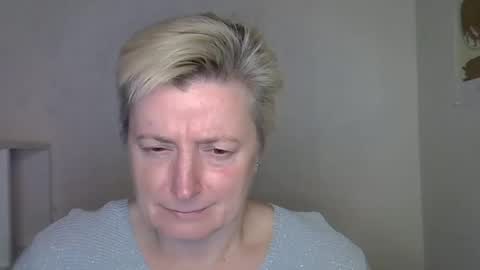 Snapshot of vea_motty chatting on 11/24/25, 06:13 vea_motty online show from 11/24/25, 06:13