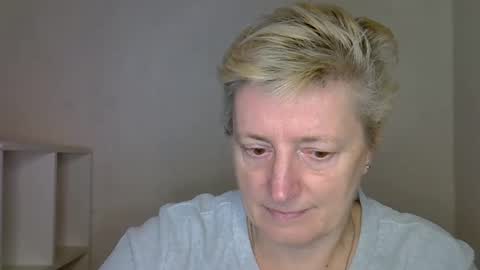 Snapshot of vea_motty chatting on 12/01/25, 07:35 vea_motty online show from 12/01/25, 07:35