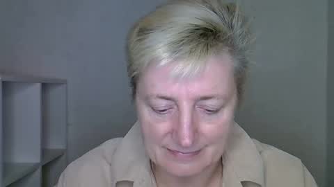 Snapshot of vea_motty chatting on 12/04/25, 02:15 vea_motty online show from 12/04/25, 02:15