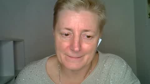 Snapshot of vea_motty chatting on 12/18/25, 08:26 vea_motty online show from 12/18/25, 08:26