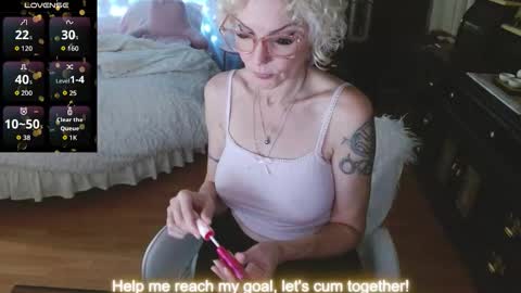 Snapshot of veafreeze chatting on 12/17/25, 05:57 veafreeze online show from 12/17/25, 05:57