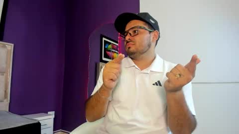 Snapshot of veci_and chatting on 02/05/26, 08:35 veci_and online show from 02/05/26, 08:35