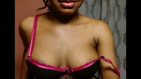 Snapshot of vee62 chatting on 05/05/26, 12:40 vee62 online show from 05/05/26, 12:40