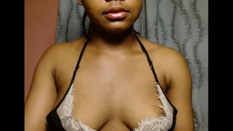Snapshot of vee62 chatting on 06/01/26, 10:55 vee62 online show from 06/01/26, 10:55