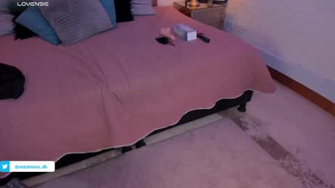 Vee Simons online show from 01/08/25, 10:58