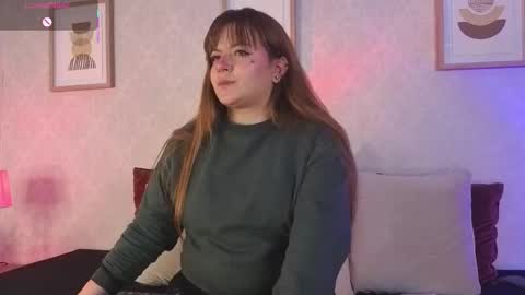 Vee Simons online show from 10/27/25, 07:40