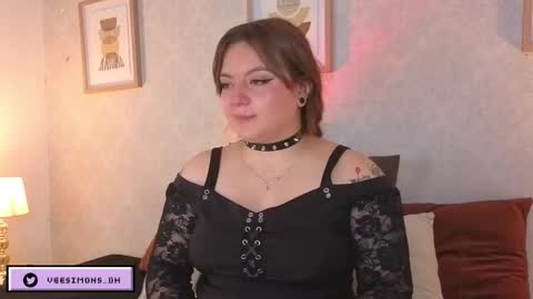 Vee Simons online show from 02/06/26, 08:34