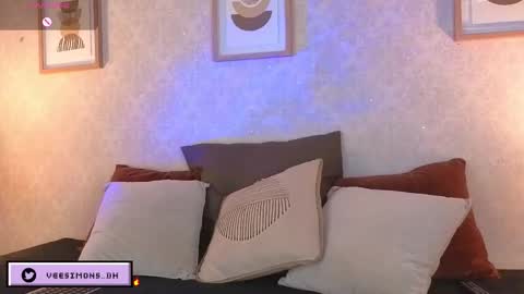 Vee Simons online show from 02/10/26, 08:24