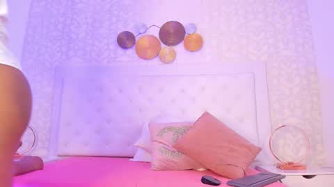 Snapshot of vega__16 chatting on 11/06/25, 11:44 online show from 11/06/25, 11:44