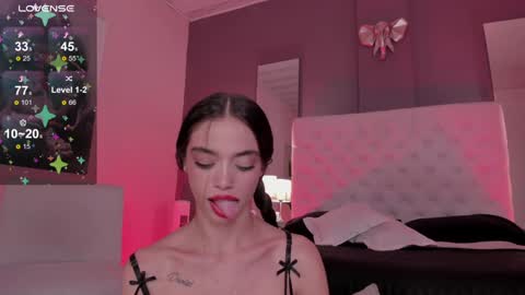 Snapshot of vega_roux chatting on 12/04/24, 07:17 VEGA online show from 12/04/24, 07:17