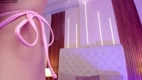 Snapshot of vega_roux chatting on 10/06/25, 06:16 VEGA online show from 10/06/25, 06:16