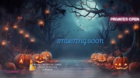 Snapshot of vegas_romance chatting on 10/27/25, 12:26 vegas_romance online show from 10/27/25, 12:26