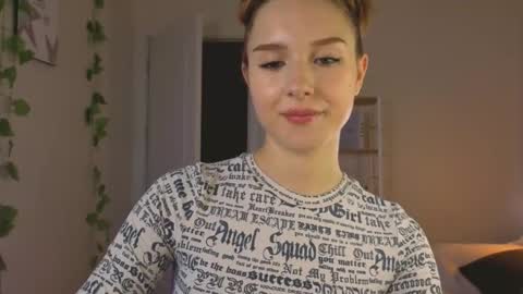 Snapshot of vegas_v chatting on 09/12/25, 03:12 Maria online show from 09/12/25, 03:12