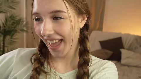 Maria online show from 11/08/25, 01:55