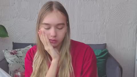 Snapshot of vel1ka chatting on 09/14/25, 05:06 Barbara online show from 09/14/25, 05:06