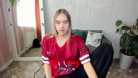 Snapshot of vel1ka chatting on 09/20/25, 09:10 Barbara online show from 09/20/25, 09:10