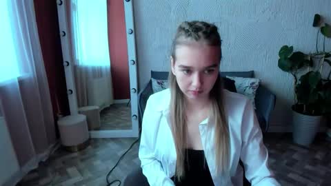 Snapshot of vel1ka chatting on 09/29/25, 12:10 Barbara online show from 09/29/25, 12:10