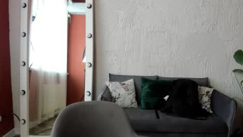 Snapshot of vel1ka chatting on 10/10/25, 08:35 Barbara online show from 10/10/25, 08:35