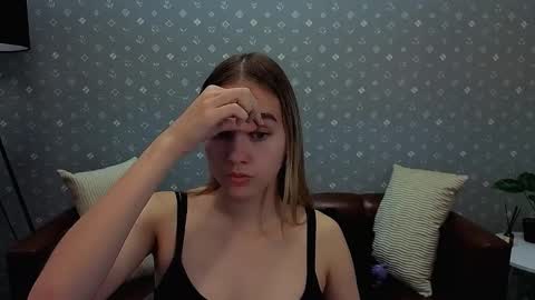 Snapshot of vel1ka chatting on 10/15/25, 11:43 Barbara online show from 10/15/25, 11:43