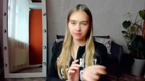 Snapshot of vel1ka chatting on 10/24/25, 08:11 Barbara online show from 10/24/25, 08:11