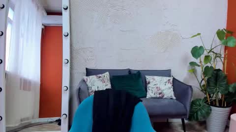 Snapshot of vel1ka chatting on 10/26/25, 04:18 Barbara online show from 10/26/25, 04:18