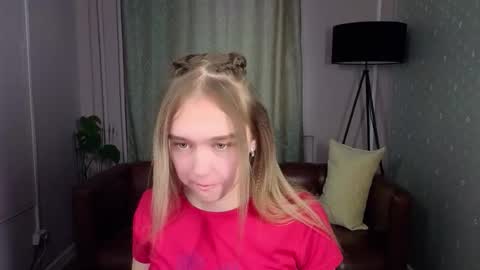 Snapshot of vel1ka chatting on 11/11/25, 10:26 Barbara online show from 11/11/25, 10:26